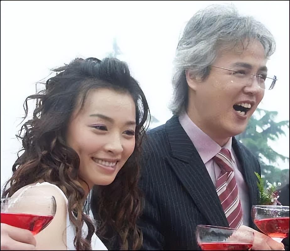 張庭夫婦恩愛如初，事業(yè)再攀高峰，近況一覽！